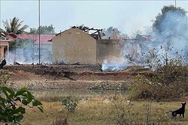 Condoleances au Cambodge suite a l'explosion d'une base de munitions hinh anh 1